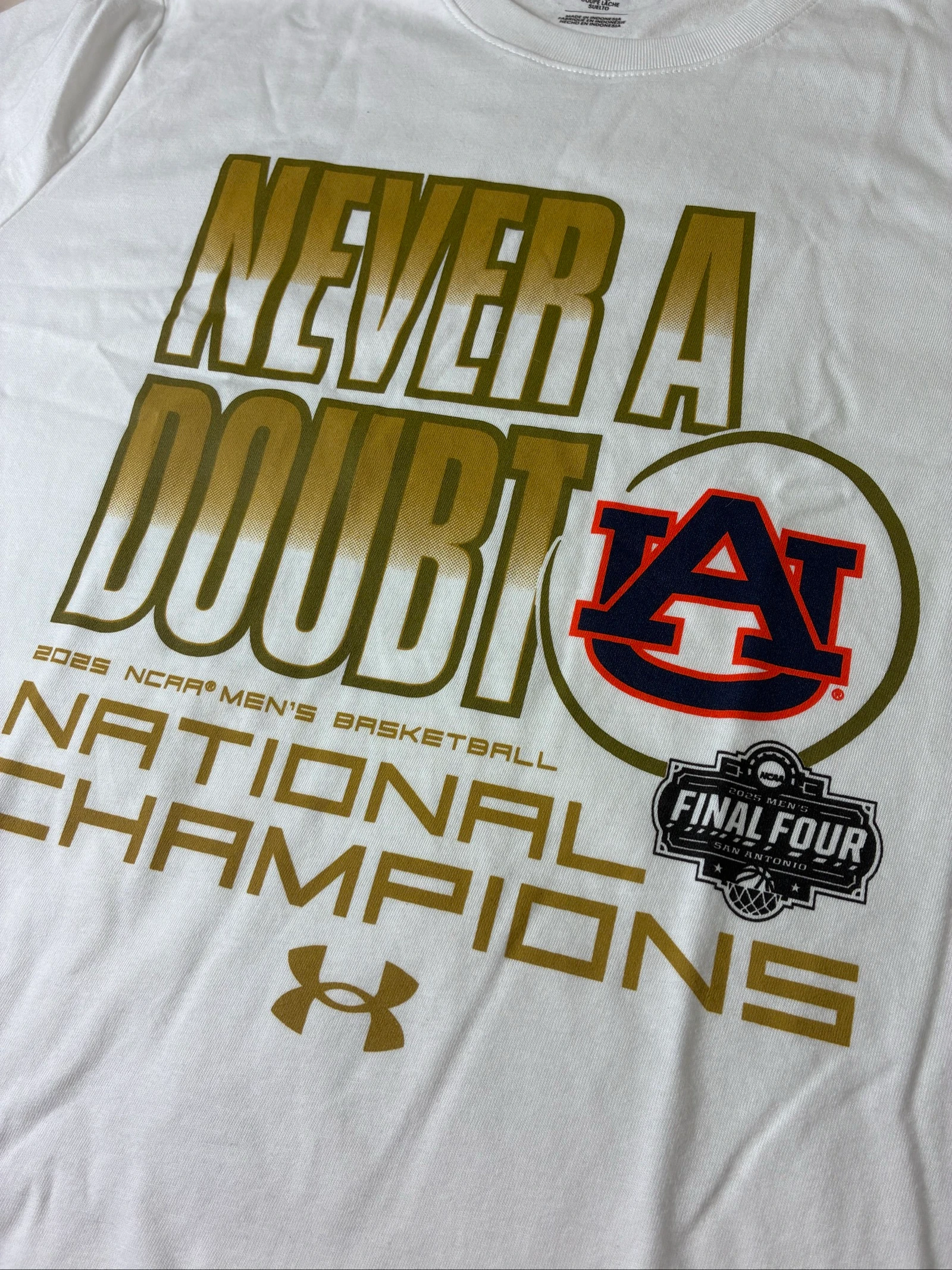 T-shirt Under Armour Auburn Tigers "Campeones Nacionales" - NUEVO - Talla M – photo 2